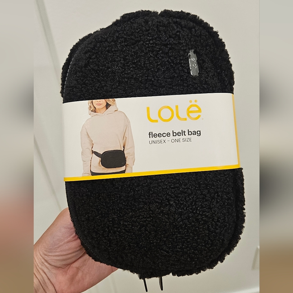 NWT Lolë Black Fleece Belt Bag